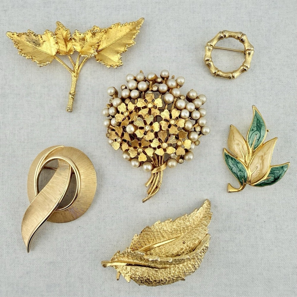 Vintage Brooch Lot Trifari BSK Gold Tone‎ Pearl Enamel Flower Leaf Cluster Green